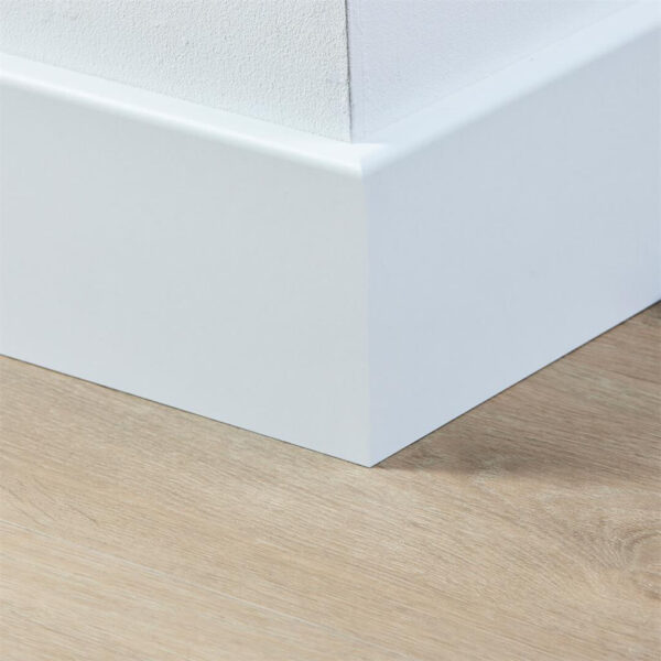 Stijlplint Berlijn Wit 9010 gelakt 12 cm.