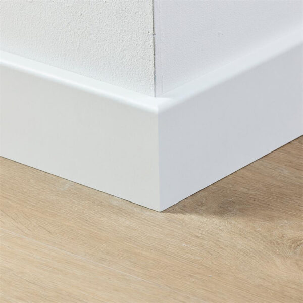 Stijlplint Berlijn Wit 9010 gelakt 9 cm.